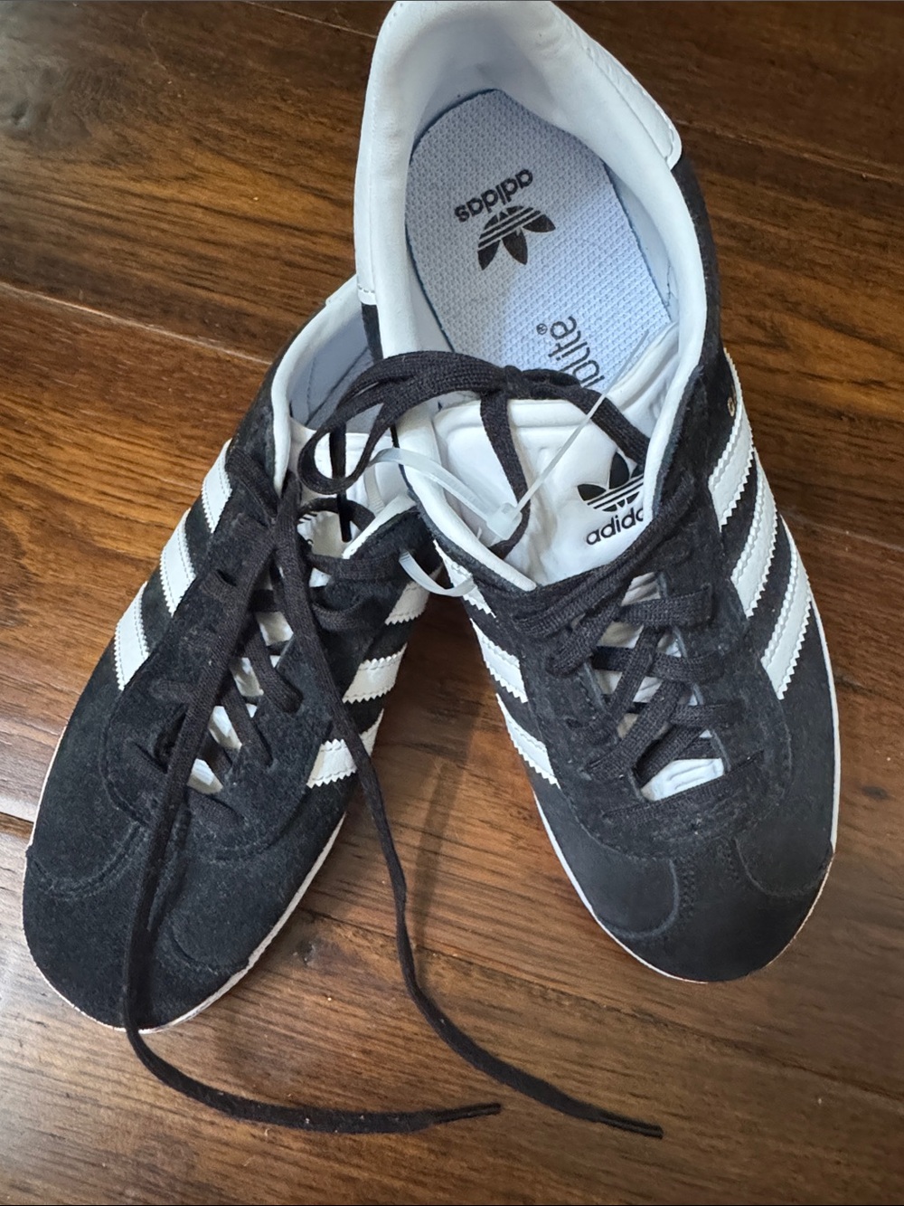 adidas Men’s Black & White Classic Three-Stripe Sneaker